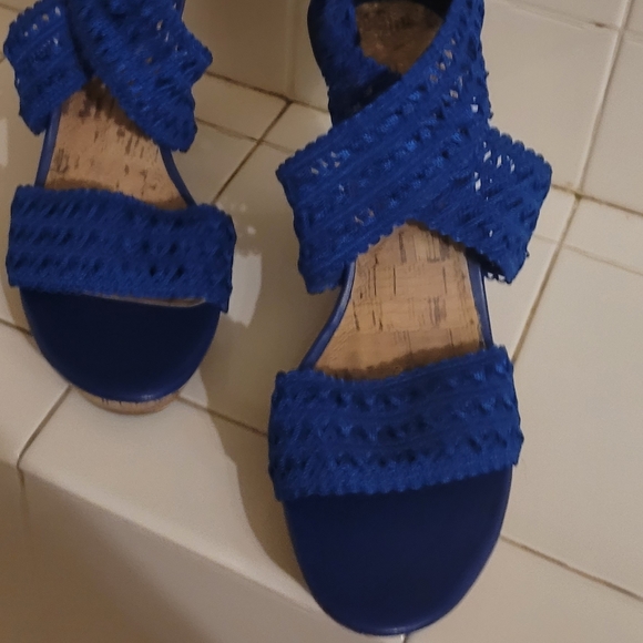 Impo Shoes - Beautiful Women's Platforms. No box.